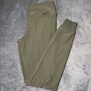 Nike women’s  Dark Green Leggings small